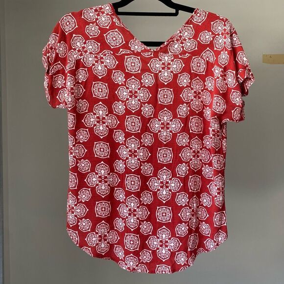 Pink Rose Geometric pattern lightweight Red top Medium - Picture 2 of 4